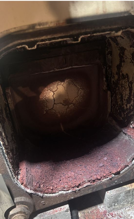 Combustion chamber before inspection and service